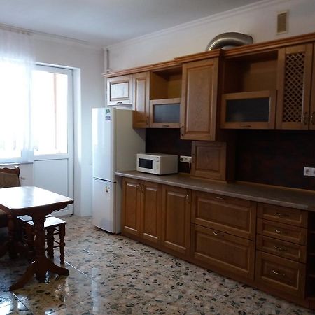 3-К Квартира Apartment Ivano-Frankivs'k Ngoại thất bức ảnh
